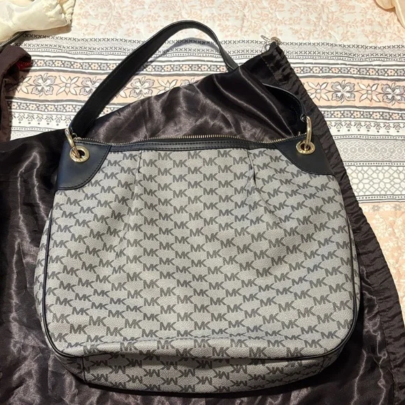Michael Kors Monogram Black and Gray Shoulder Bag - Picture 2 of 4